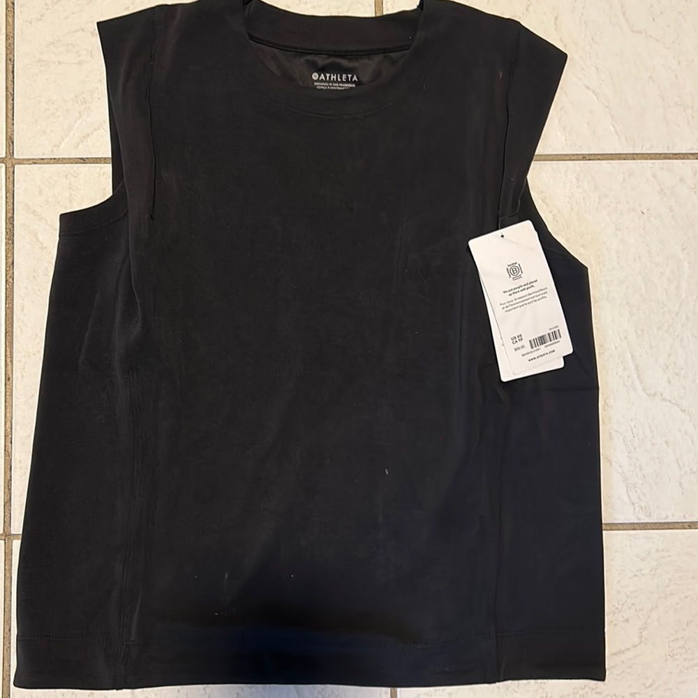 BRAND NEW TAGS ON Athleta high hip sleeveless top